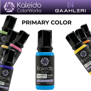 Gaahleri Kaleido ColorWorks Primary Color Acrylfarben: K023 Sky Blue in der Mitte, umgeben von weiteren Farbflaschen.