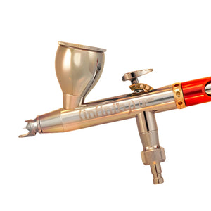 harder & Steenbeck infinity crpuls titanium airbrush produkt bild mit spezial nadel schutzkappe